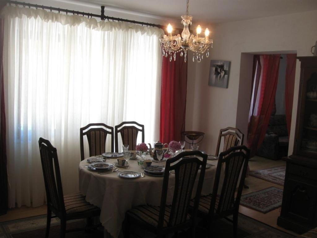 Bed and Breakfast Madam Svetlana Tivat Exterior foto